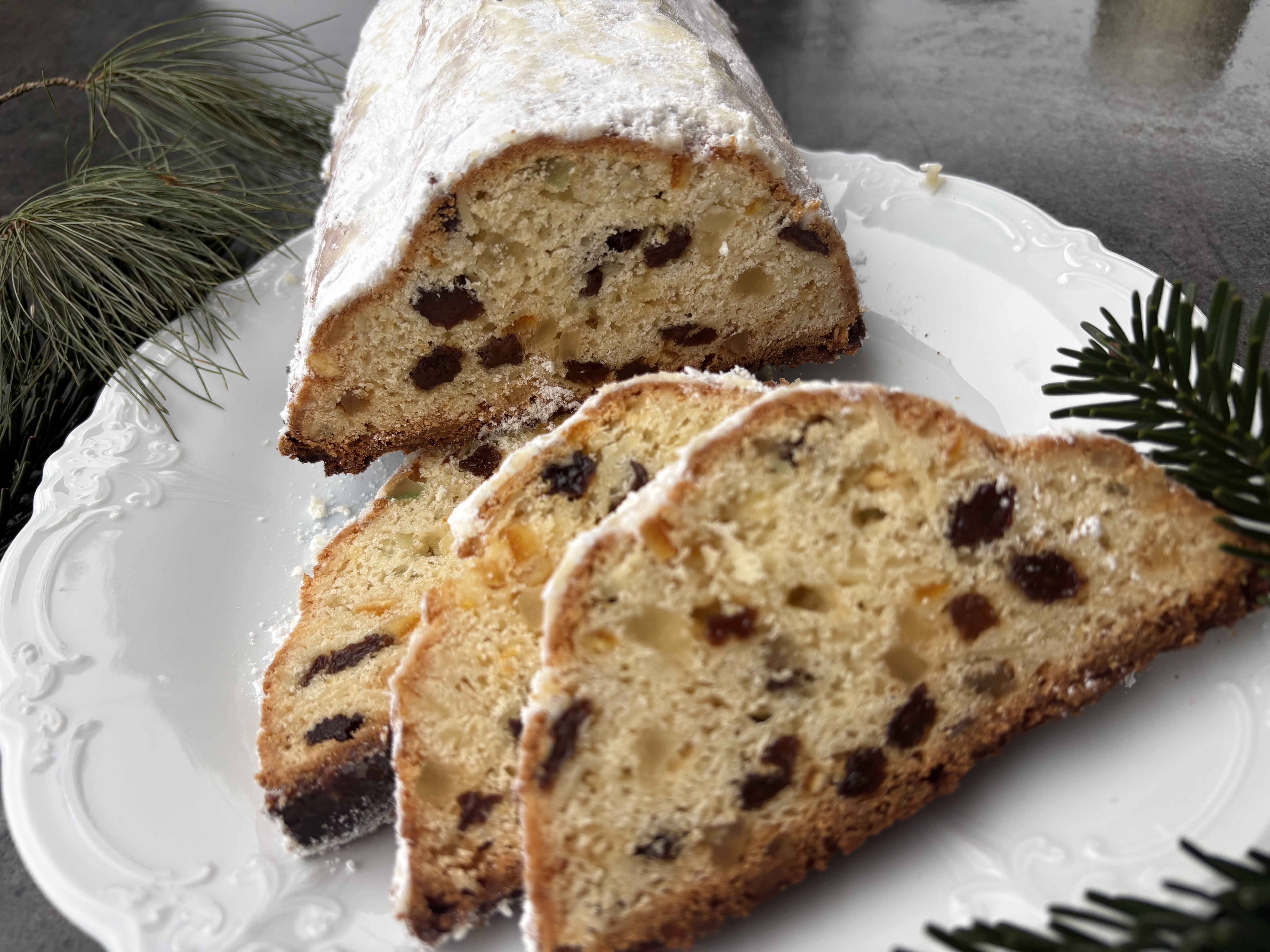 Saftiger Quarkstollen ohne Hefe – einfaches Familienrezept vom Schreyerhof